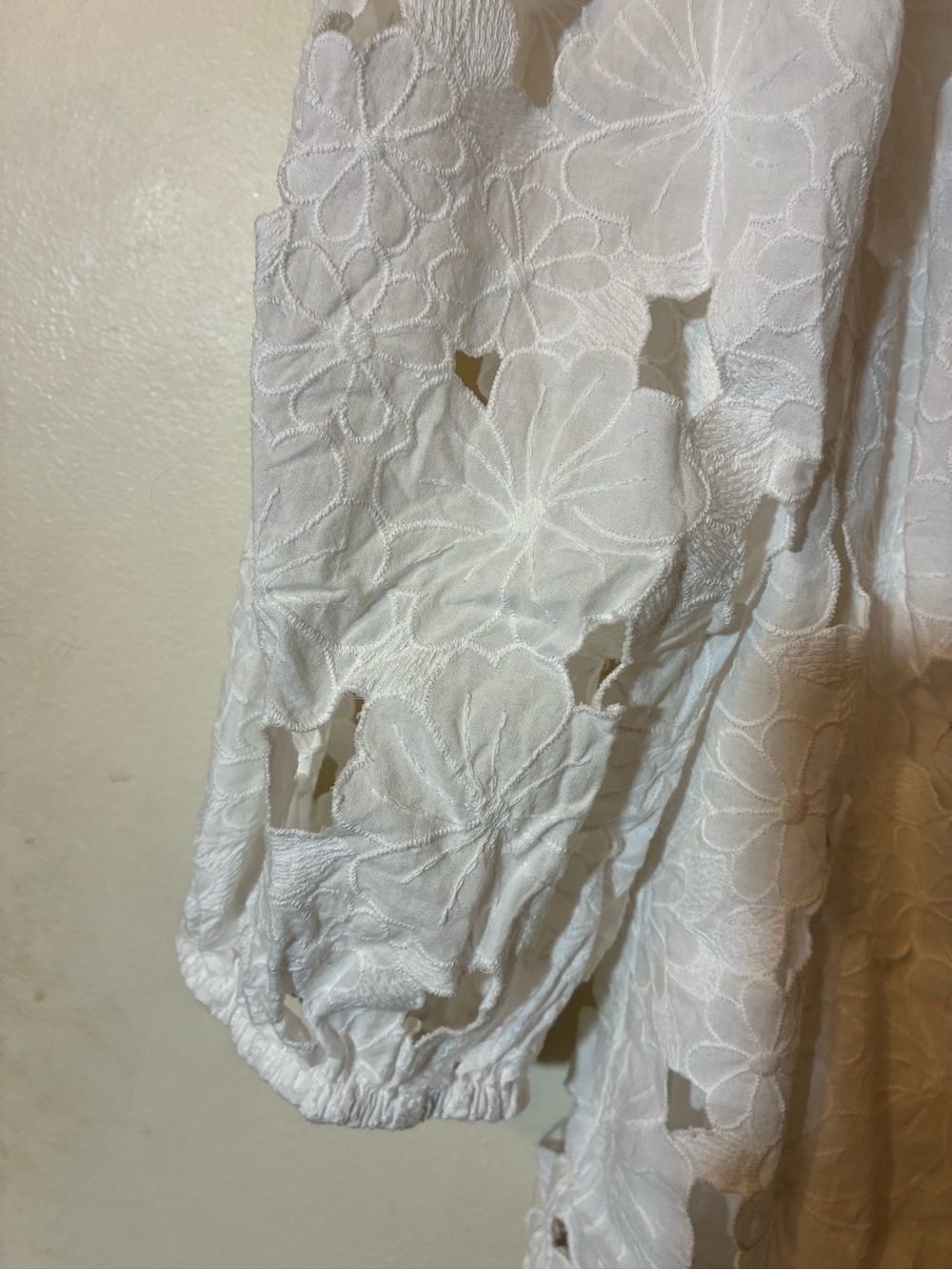Trina Turk White Eyelet Puff Sleeve Cut-out Blouse 100% Cotton Coastal Preppy S - Picture 4 of 9